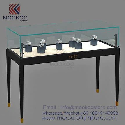 Vitrine de madeira com luz led
