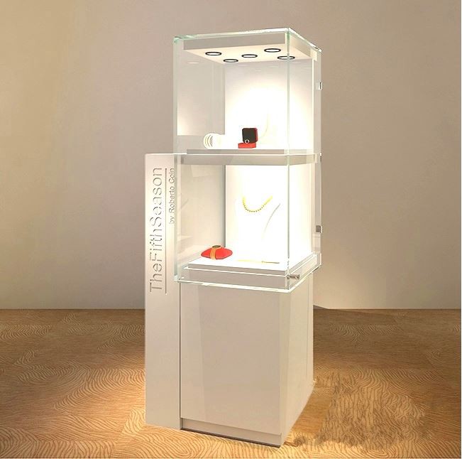 JEWELRY SHOWCASE IMAGE